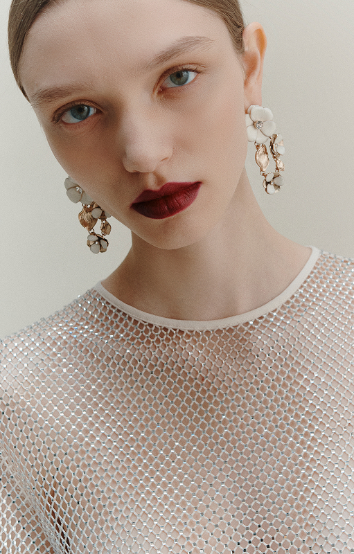 EDITORIAL COVER(C) 02 Marella