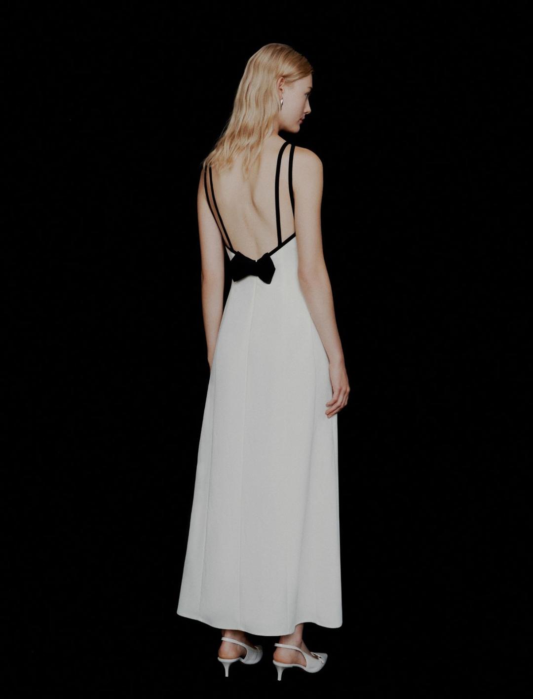 Abito in envers satin con schiena scoperta | Marella Abito in envers satin bianco con schiena scoperta, scollo all'americana e dettagli a contrasto nero. - 2 | Marella