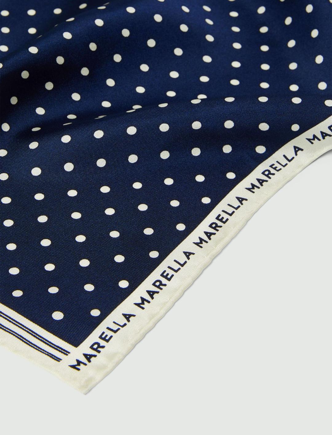 Foulard in seta a pois | Marella Foulard in twill di pura seta bluette con stampa a pois bianchi e logo Marella sui bordi rifiniti a mano, dimensione 58x58 cm. - 2 | Marella